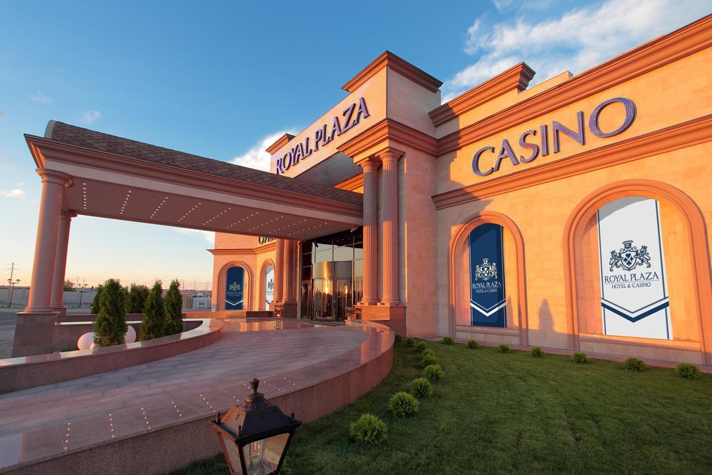 Royal Plaza Hotel And Casino Kapchagay Exterior foto