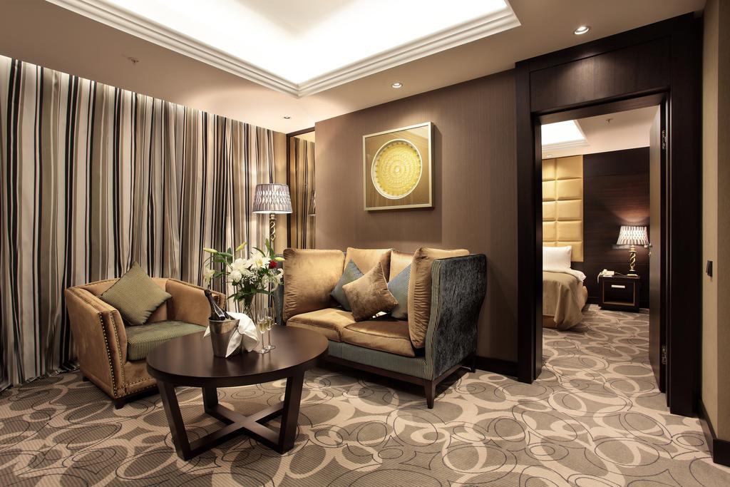 Royal Plaza Hotel And Casino Kapchagay Quarto foto